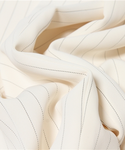 ELFORBR(エルフォーブル)の「ピンストライプタックパンツWHT(その他パンツ・レディース・ホワイト・36/38)」の7枚目の写真