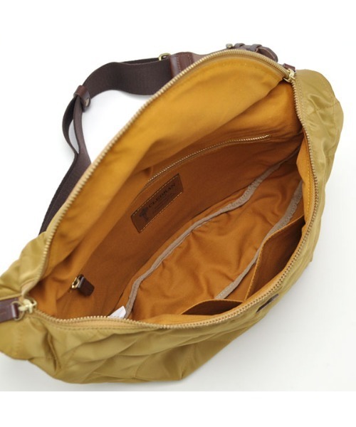CLEDRAN（クレドラン）の「【キルティングナイロン×本革】CL2147 ROTA BODY BAG L（ショルダーバッグ・レディース・ベージュ/グリーン系その他/ネイビー/ゴールド/ブラウン系カモフラージュ/ブラック/オリーブ/ライトブラウン・FREE）」の15枚目の写真