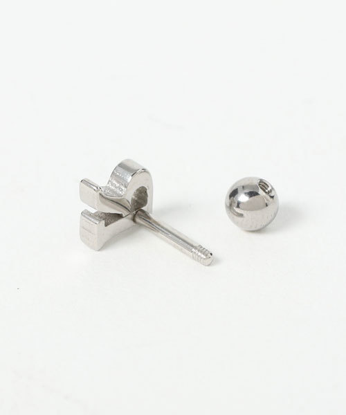 ANCHOR(アンカー)の「アルファベットピアス R(ピアス(片耳用)・メンズ・シルバー・FREE)」の3枚目の写真