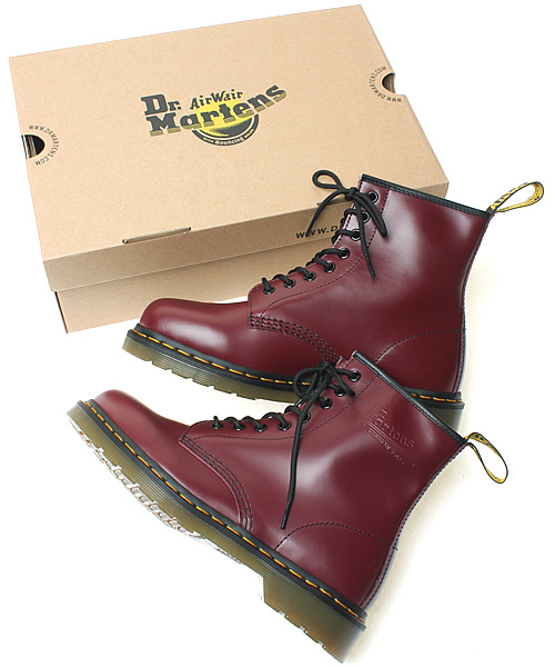 BEAMS（ビームス）の「Dr.Martens / 8HOLE（ブーツ・メンズ・ブラック/ワイン・7/8/9/10）」の9枚目の写真