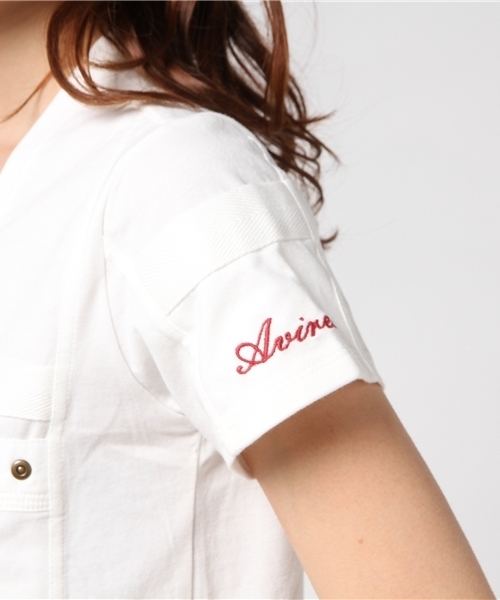 AVIREX（アヴィレックス）の「avirex/ アヴィレックス/ S/S TIERED POCKET TEE/ ティアード ポケット ティーシャツ（Tシャツ/カットソー・レディース・オフホワイト/マスタード/ネイビー/エメラルド・SMALL/MEDIUM/LARGE）」の9枚目の写真