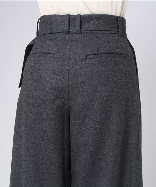 HELIOPOLE(エリオポール)の「ベルト付きガウチョパンツ(その他パンツ・レディース・チャコールグレー/オフホワイト・38/36)」の6枚目の写真