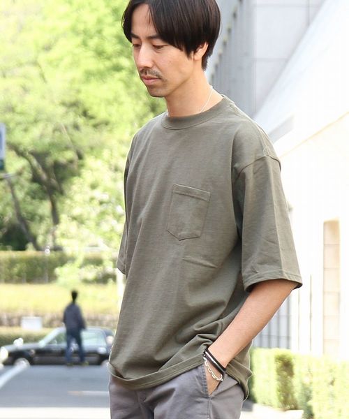 coen（コーエン）の「USAコットンビッグシルエットクルーネックTシャツ(一部WEB限定カラー)（Tシャツ/カットソー・メンズ・ホワイト/ホワイト系その他/ブラック/オリーブ/ネイビー/ライトブルー/ブルー系その他/ライトピンク・X-LARGE/LARGE/MEDIUM）」の5枚目の写真