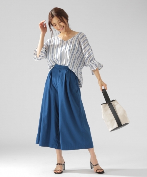 BAYFLOW（ベイフロー）の「GOOD PRICE／バックサテンワイドパンツ（その他パンツ・レディース・ベージュ/ブルー/カーキ・MEDIUM/SMALL）」の8枚目の写真