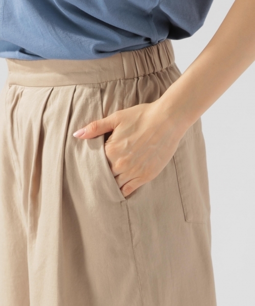 BAYFLOW（ベイフロー）の「GOOD PRICE／バックサテンワイドパンツ（その他パンツ・レディース・ベージュ/ブルー/カーキ・MEDIUM/SMALL）」の13枚目の写真