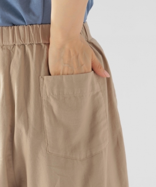 BAYFLOW（ベイフロー）の「GOOD PRICE／バックサテンワイドパンツ（その他パンツ・レディース・ベージュ/ブルー/カーキ・MEDIUM/SMALL）」の16枚目の写真