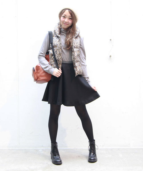 603（ロクマルサン）の「603 ニット柄プリントダウンベスト（ダウンベスト・レディース・ベージュ/ダークグレー・FREE）」の11枚目の写真