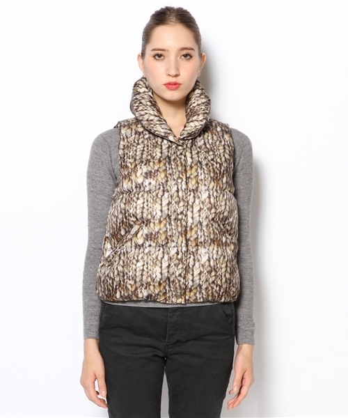 603（ロクマルサン）の「603 ニット柄プリントダウンベスト（ダウンベスト・レディース・ベージュ/ダークグレー・FREE）」の3枚目の写真