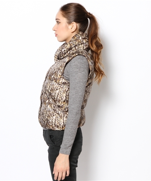 603（ロクマルサン）の「603 ニット柄プリントダウンベスト（ダウンベスト・レディース・ベージュ/ダークグレー・FREE）」の4枚目の写真