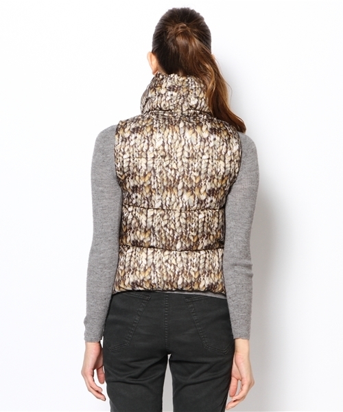 603（ロクマルサン）の「603 ニット柄プリントダウンベスト（ダウンベスト・レディース・ベージュ/ダークグレー・FREE）」の5枚目の写真