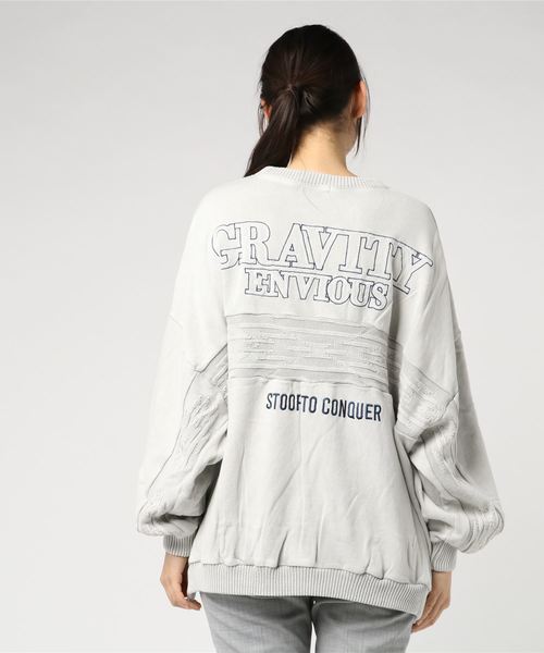 ROGER AND RAW（ロジャーアンドロウ）の「Roger＆Raw/Back JQクルーBIGスウェット（スウェット・レディース・スミクロ/グレー/ベージュ/カーキ/ブルー・M）」の11枚目の写真