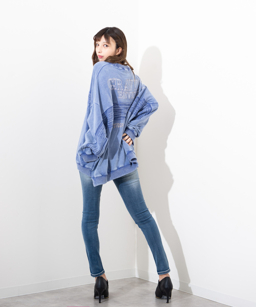 ROGER AND RAW（ロジャーアンドロウ）の「Roger＆Raw/Back JQクルーBIGスウェット（スウェット・レディース・スミクロ/グレー/ベージュ/カーキ/ブルー・M）」の9枚目の写真