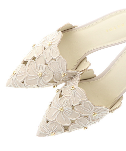 RANDA（ランダ）の「フラワーカッティングミュールパンプス（パンプス・レディース・ブラック/イエロー/クリーム・LL/S/M/L）」の5枚目の写真