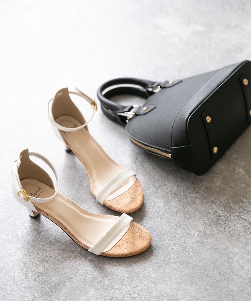 menue（メヌエ）の「5cmヒール すっきりシルエット サンダル（サンダル・レディース・イエロー/ホワイト/ベージュ/ダークブルー/グレイッシュベージュ/ブラック系その他2/マジェンタ/ブラック/ブラック系その他/ピンクベージュ/シルバー/ホワイト系その他/ブラック系その他3/ベージュ系その他/パイソン/ブラウン系その他/ブルーグレー/ラベンダー/その他/ライトグリーン・SS/S/3L/LL/M/L/XS）」の3枚目の写真