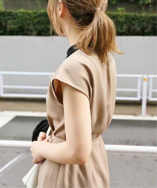 La TOTALITE（ラトータリテ）の「ラウンドバイカラーワンピース【手洗い可能】◆（ワンピース・レディース・ベージュ/ネイビー・FREE）」の18枚目の写真