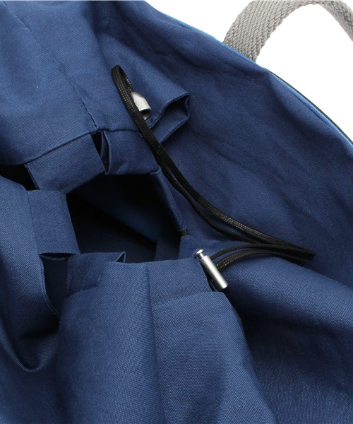 CAMPER(カンペール)の「CAMPER by MIKE ABELSON プレーントートM(トートバッグ・レディース・ブルー・FREE)」の6枚目の写真