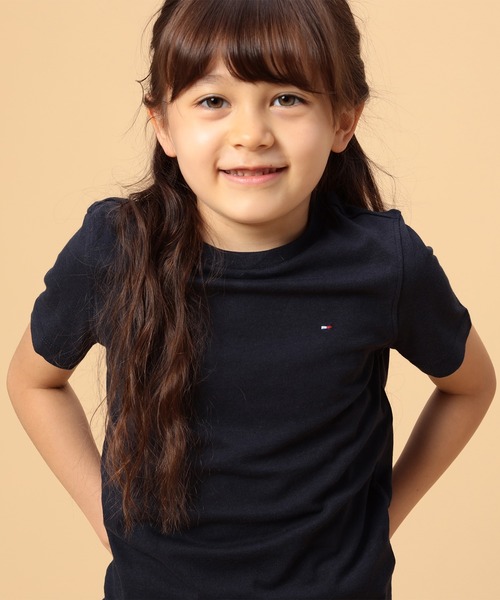 TOMMY HILFIGER（トミーヒルフィガー）の「【130～160cm/ジュニアサイズ】ワンポイントクルーネックコットンTシャツ（Tシャツ/カットソー・キッズ・ホワイト/ブラック/ネイビー/グレー/レッド/ブルー・130cm/140cm/150cm/160cm）」の22枚目の写真