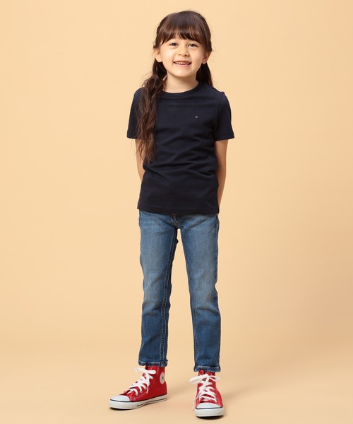 TOMMY HILFIGER（トミーヒルフィガー）の「【130～160cm/ジュニアサイズ】ワンポイントクルーネックコットンTシャツ（Tシャツ/カットソー・キッズ・ホワイト/ブラック/ネイビー/グレー/レッド/ブルー・130cm/140cm/150cm/160cm）」の20枚目の写真