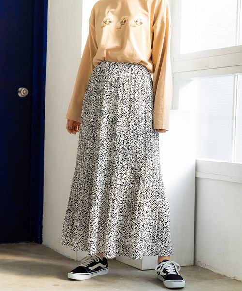 NiCORON�i�j�R�����j�́u�_�����V�A���������v���[�c�X�J�[�g �Z�����i�X�J�[�g�j�v�b�I�t�z���C�g