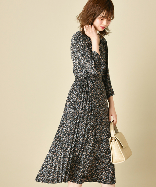 natural couture(ナチュラルクチュール)の「両サイドプリーツワンピース(ワンピース・レディース・ベージュ/ボルドー/モカ/ブラック系その他/ブラウン系その他/ベージュ系その他・FREE)」の10枚目の写真
