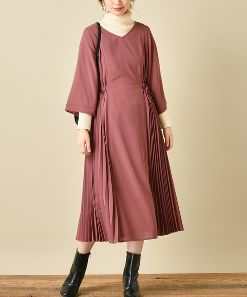 natural couture(ナチュラルクチュール)の「両サイドプリーツワンピース(ワンピース・レディース・ベージュ/ボルドー/モカ/ブラック系その他/ブラウン系その他/ベージュ系その他・FREE)」の12枚目の写真