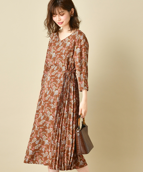 natural couture(ナチュラルクチュール)の「両サイドプリーツワンピース(ワンピース・レディース・ベージュ/ボルドー/モカ/ブラック系その他/ブラウン系その他/ベージュ系その他・FREE)」の19枚目の写真