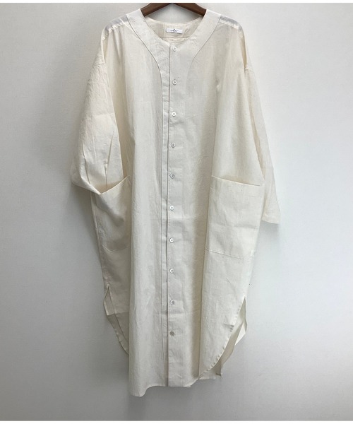 ulu(ウル)の「original cotton overshirt onepiece gown(シャツワンピース・レディース・ブラック/ナチュラル・FREE)」の5枚目の写真