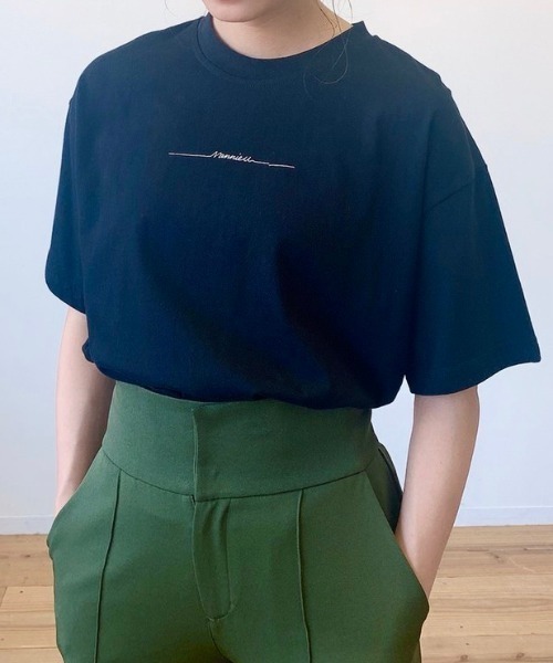 VANNIE U(ヴァニーユー)の「ラインロゴTee(Tシャツ/カットソー・レディース・ホワイト/ブラック/ベージュ・FREE)」の3枚目の写真