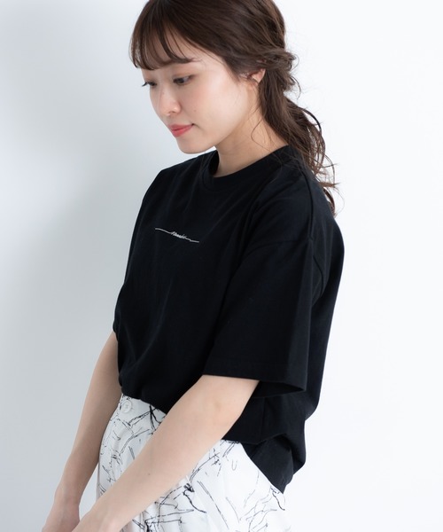 VANNIE U(ヴァニーユー)の「ラインロゴTee(Tシャツ/カットソー・レディース・ホワイト/ブラック/ベージュ・FREE)」の15枚目の写真