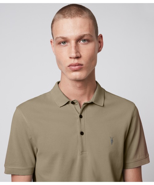 ALLSAINTS(オールセインツ)の「REFORM SHORT SLEEVE POLO SHIRT | リフォーム ショートスリーブ ポロシャツ(ポロシャツ・メンズ・ホワイト/グレー系その他/ベージュ系その他・M/L/XL/XS/S)」の3枚目の写真