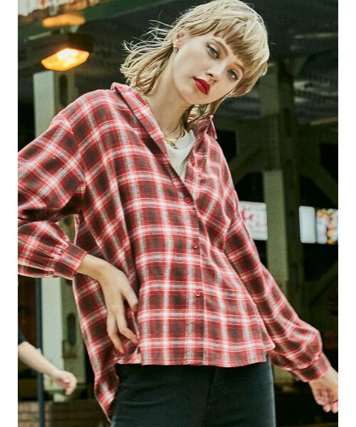 jouetie（ジュエティ）の「アシメレイヤードシャツ（シャツ/ブラウス・レディース・ブラック/ブラウン/レッド/ブルー・MEDIUM）」の11枚目の写真