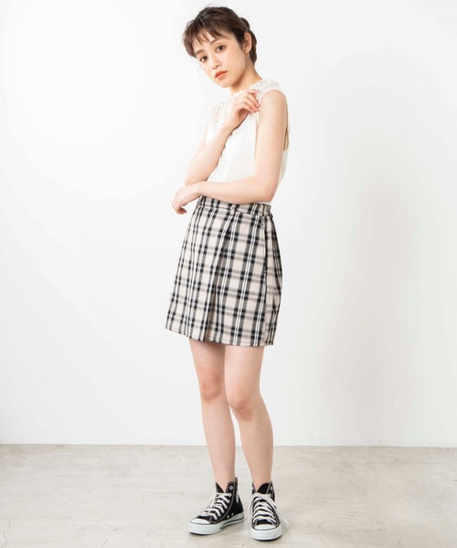 WEGO（ウィゴー）の「WEGO/レースシャーリングハイネックノースリーブ（タンクトップ・レディース・ホワイト/ブラック・FREE）」の3枚目の写真