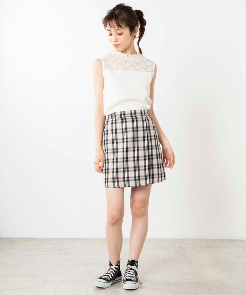 WEGO（ウィゴー）の「WEGO/レースシャーリングハイネックノースリーブ（タンクトップ・レディース・ホワイト/ブラック・FREE）」の4枚目の写真