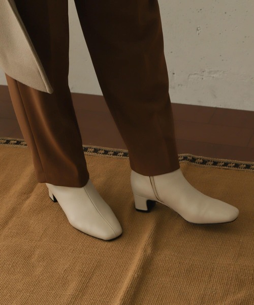 URBAN RESEARCH DOORS（アーバンリサーチドアーズ）の「スクエアトゥブーツ（ブーツ・レディース・ブラック/ベージュ系その他・37/38/36）」の5枚目の写真