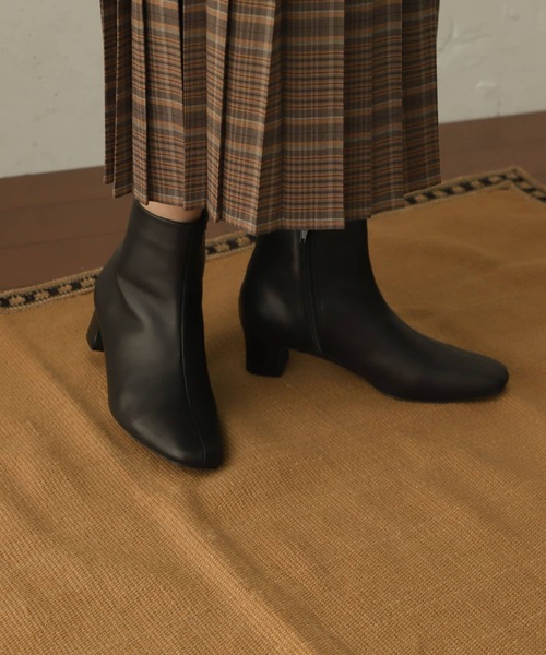 URBAN RESEARCH DOORS（アーバンリサーチドアーズ）の「スクエアトゥブーツ（ブーツ・レディース・ブラック/ベージュ系その他・37/38/36）」の11枚目の写真