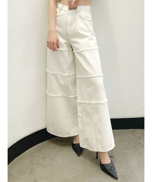 GYDA（ジェイダ）の「フリンジワイドデニムパンツ（デニムパンツ・レディース・オフホワイト/ブルー・SMALL/MEDIUM）」の2枚目の写真