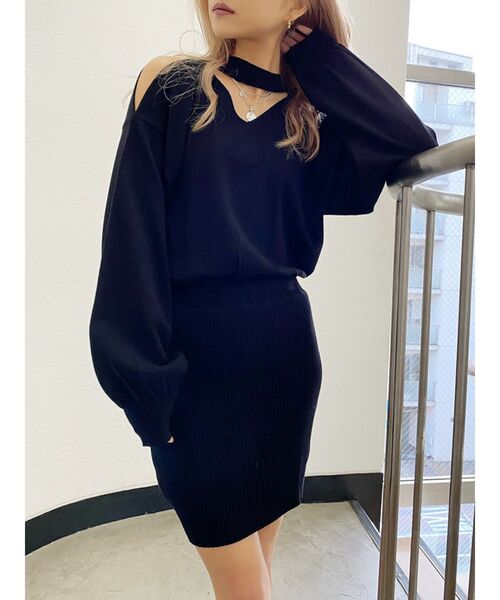 GYDA（ジェイダ）の「ショルダーオープン2WAYチョーカーKT OP（ワンピース・レディース・アイボリー/ブラック/ピンク・FREE）」の2枚目の写真