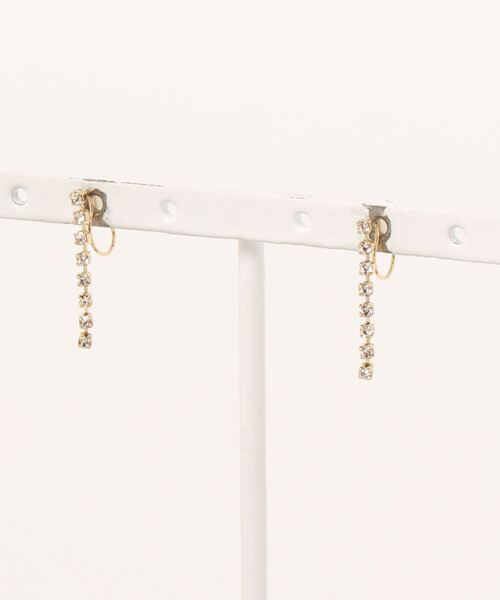 rapiecage（ラピエサージュ）の「ラインストーンスイングイヤリング（イヤリング・レディース・ゴールド・FREE）」の4枚目の写真