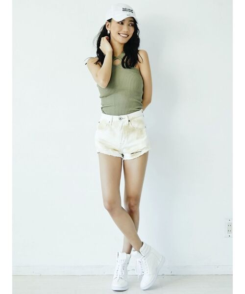 GYDA（ジェイダ）の「J/W Tiedyeデニムショーパン（デニムパンツ・レディース・アイボリー/ライトブルー・SMALL/MEDIUM）」の12枚目の写真