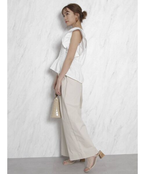 dazzlin（ダズリン）の「ハイウエストタックワイドパンツ（その他パンツ・レディース・ブラウン/オフホワイト/アイボリー・SMALL/MEDIUM）」の8枚目の写真