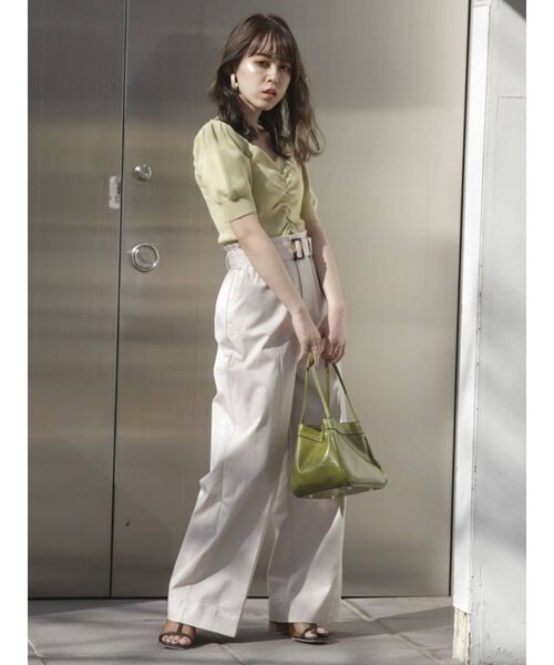 dazzlin（ダズリン）の「ハイウエストタックワイドパンツ（その他パンツ・レディース・ブラウン/オフホワイト/アイボリー・SMALL/MEDIUM）」の6枚目の写真