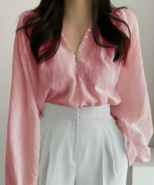 Girly Doll(ガーリードール)の「ボタンデザインエアリーブラウス(シャツ/ブラウス・レディース・ホワイト/ブラック/ブルー/グレー/ピンク・FREE)」の5枚目の写真