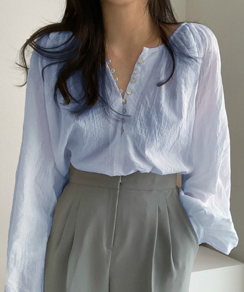 Girly Doll(ガーリードール)の「ボタンデザインエアリーブラウス(シャツ/ブラウス・レディース・ホワイト/ブラック/ブルー/グレー/ピンク・FREE)」の4枚目の写真