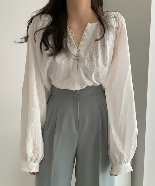 Girly Doll(ガーリードール)の「ボタンデザインエアリーブラウス(シャツ/ブラウス・レディース・ホワイト/ブラック/ブルー/グレー/ピンク・FREE)」の11枚目の写真