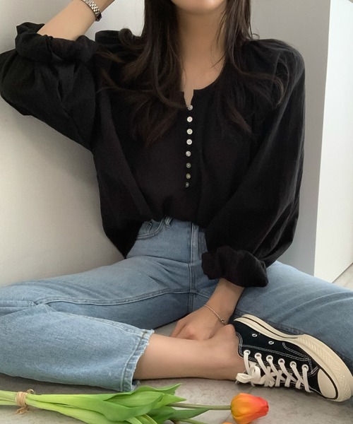 Girly Doll(ガーリードール)の「ボタンデザインエアリーブラウス(シャツ/ブラウス・レディース・ホワイト/ブラック/ブルー/グレー/ピンク・FREE)」の12枚目の写真