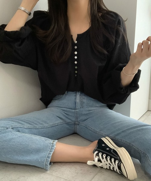 Girly Doll(ガーリードール)の「ボタンデザインエアリーブラウス(シャツ/ブラウス・レディース・ホワイト/ブラック/ブルー/グレー/ピンク・FREE)」の7枚目の写真