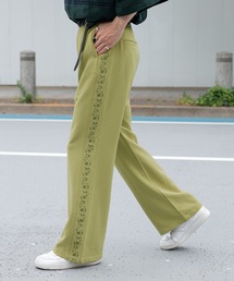 フラワー刺繍フレアパンツ