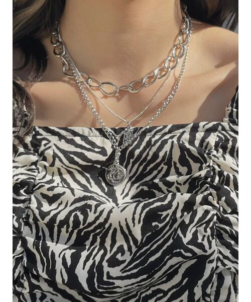 EVRIS（エヴリス）の「オーバーラップコインチェーンネックレス（ネックレス・レディース・シルバー/ゴールド・FREE）」の5枚目の写真