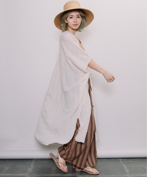 refinedworks（リファインドワークス）の「ドビー前開きカフタンOP（カーディガン/ボレロ・レディース・チャコールグレー/ベージュ・FREE）」の6枚目の写真