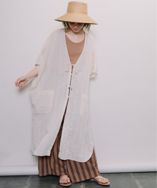 refinedworks（リファインドワークス）の「ドビー前開きカフタンOP（カーディガン/ボレロ・レディース・チャコールグレー/ベージュ・FREE）」の11枚目の写真